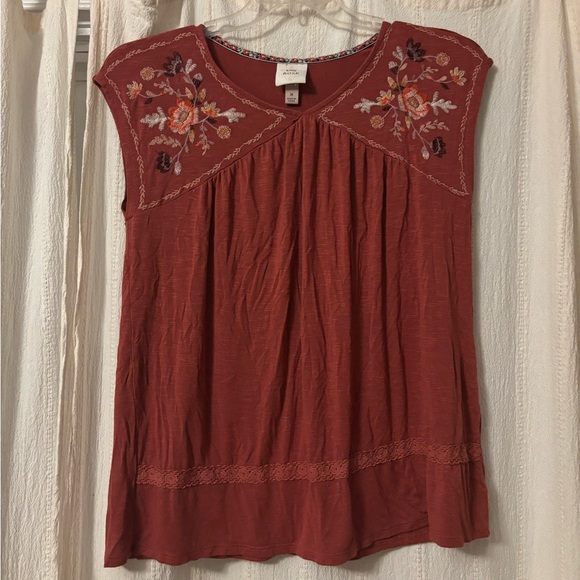 Knox Rose Tops - Knox Rose Embroidered Top